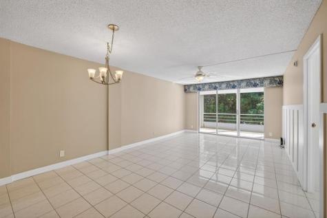 4898 NW 29th Court Lauderdale Lakes FL 33313