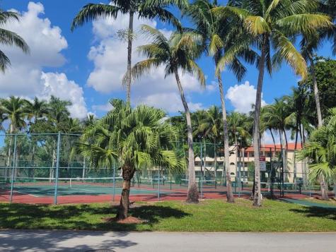 2950 W Sunrise Lakes Drive Fort Lauderdale FL 33322