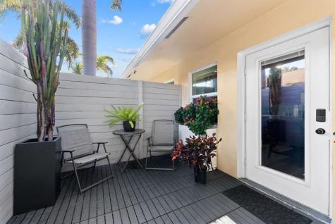 1200 NE 17th Court Fort Lauderdale FL 33305