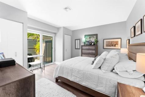 1200 NE 17th Court Fort Lauderdale FL 33305