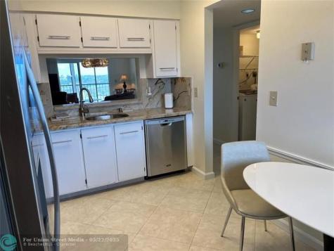 7260 Kinghurst Drive Delray Beach FL 33446