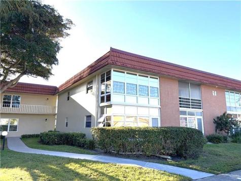 68 Royal Oak Court Vero Beach FL 32962