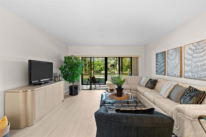 5087 Oak Hill Lane Delray Beach FL 33484