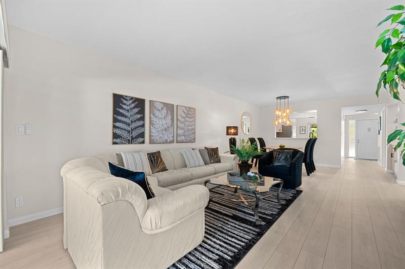 5087 Oak Hill Lane Delray Beach FL 33484