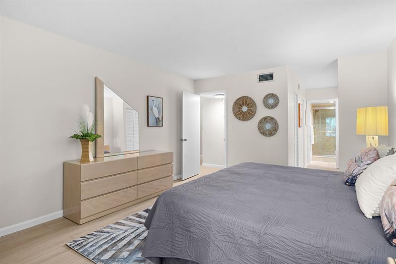 5087 Oak Hill Lane Delray Beach FL 33484