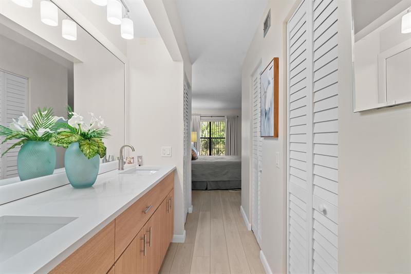 5087 Oak Hill Lane Delray Beach FL 33484