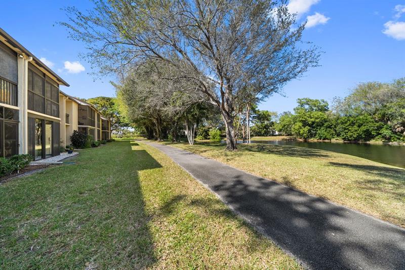 5087 Oak Hill Lane Delray Beach FL 33484