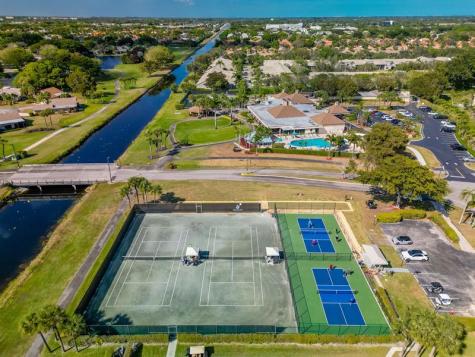 5087 Oak Hill Lane Delray Beach FL 33484