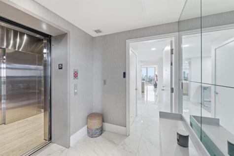 16385 Biscayne Boulevard North Miami Beach FL 33160
