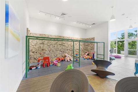 16385 Biscayne Boulevard North Miami Beach FL 33160
