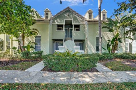 1050 Crystal Way Delray Beach FL 33444