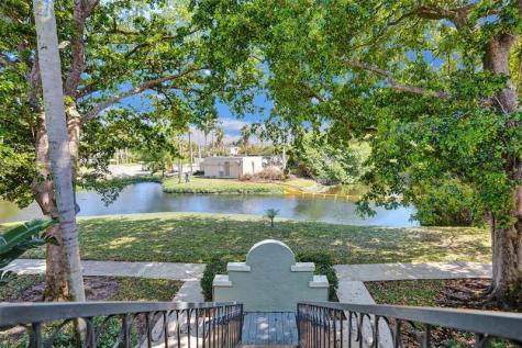 1050 Crystal Way Delray Beach FL 33444