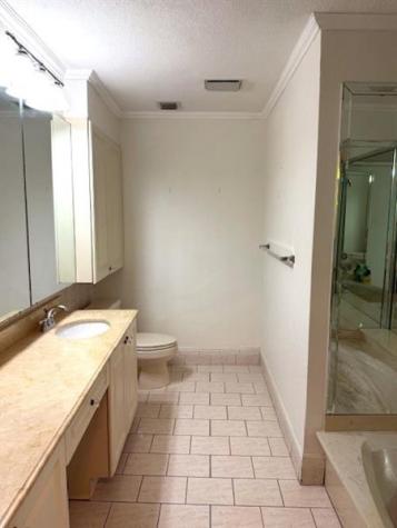 19816 Bobolink Drive Hialeah FL 33015