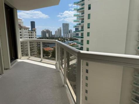 20185 E Country Club Drive Aventura FL 33180