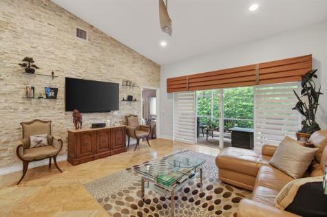 8553 Via Serena Boca Raton FL 33433