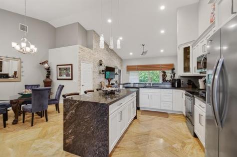 8553 Via Serena Boca Raton FL 33433