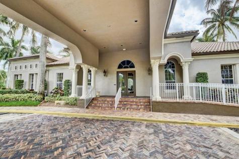 8553 Via Serena Boca Raton FL 33433
