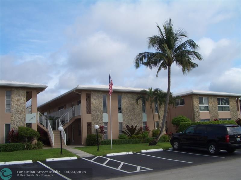 2737 NE 28th Street Lighthouse Point FL 33064