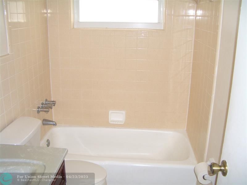 2737 NE 28th Street Lighthouse Point FL 33064