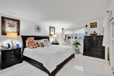 1034 NW 88th Avenue Plantation FL 33322