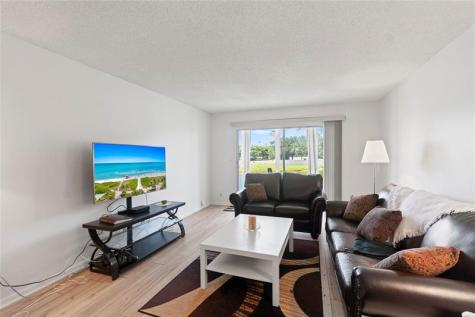 4301 Martinique Circle Coconut Creek FL 33066