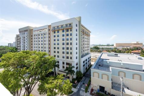 2555 NE 11th Street Fort Lauderdale FL 33304