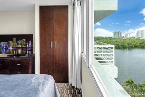 2670 E Sunrise Boulevard Fort Lauderdale FL 33304