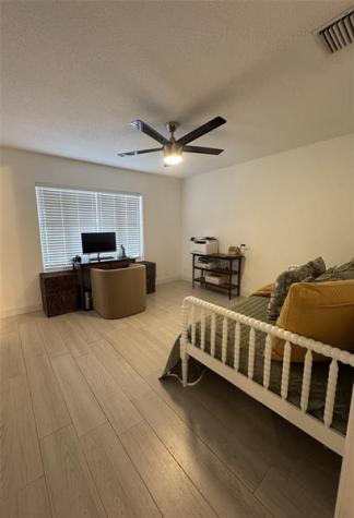 9530 E Plum Harbor Way Tamarac FL 33321