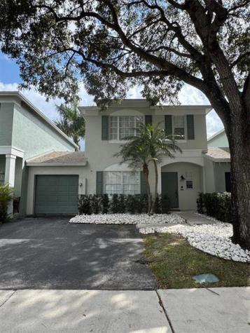 9530 E Plum Harbor Way Tamarac FL 33321