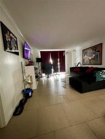 494 NW 165th Street Road Miami FL 33169