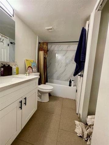 494 NW 165th Street Road Miami FL 33169