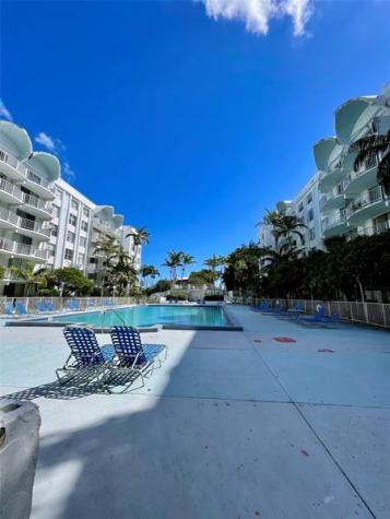494 NW 165th Street Road Miami FL 33169