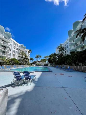 494 NW 165th Street Road Miami FL 33169
