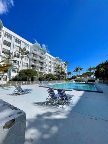 494 NW 165th Street Road Miami FL 33169