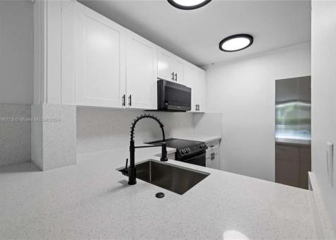 494 NW 165th Street Road Miami FL 33169