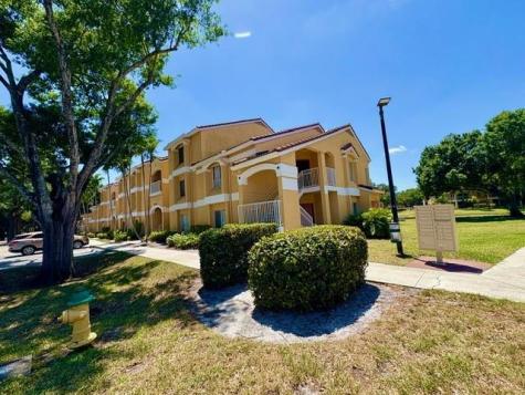 2371 NW 33rd Street Oakland Park FL 33309