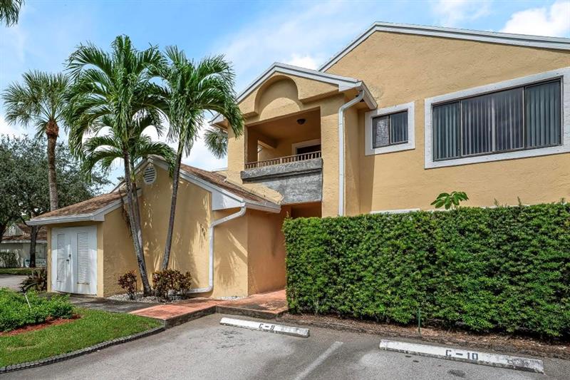 151 SW 95th Terrace Pembroke Pines FL 33025