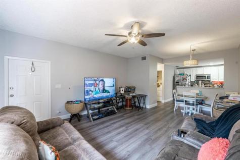 151 SW 95th Terrace Pembroke Pines FL 33025