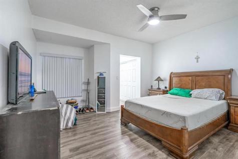 151 SW 95th Terrace Pembroke Pines FL 33025