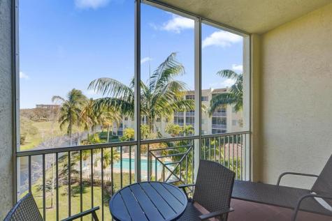 3600 Oaks Clubhouse Drive Pompano Beach FL 33069