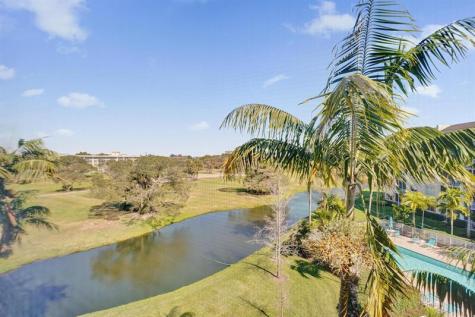 3600 Oaks Clubhouse Drive Pompano Beach FL 33069