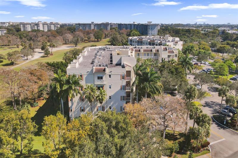 3600 Oaks Clubhouse Drive Pompano Beach FL 33069