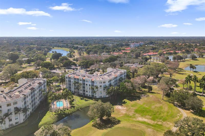 3600 Oaks Clubhouse Drive Pompano Beach FL 33069