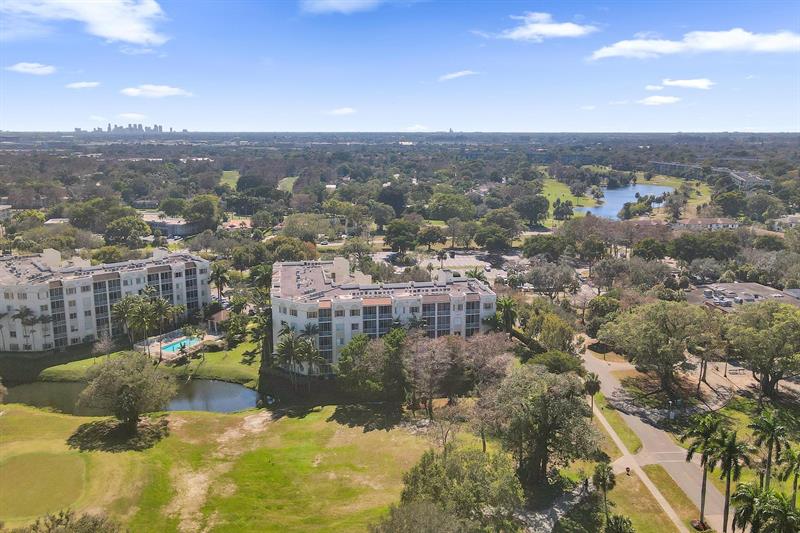 3600 Oaks Clubhouse Drive Pompano Beach FL 33069