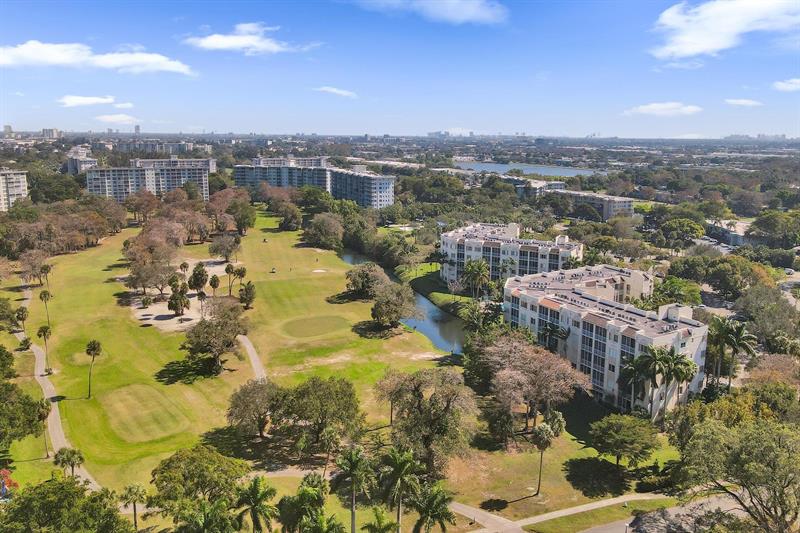 3600 Oaks Clubhouse Drive Pompano Beach FL 33069