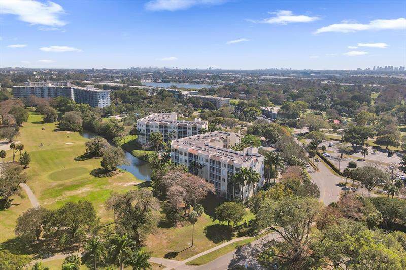 3600 Oaks Clubhouse Drive Pompano Beach FL 33069