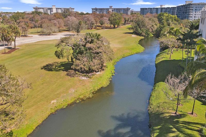 3600 Oaks Clubhouse Drive Pompano Beach FL 33069