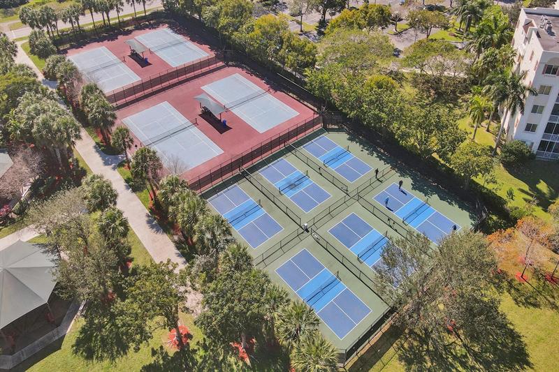 3600 Oaks Clubhouse Drive Pompano Beach FL 33069