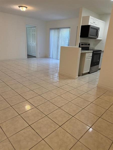1 Crossing Circle Boynton Beach FL 33435