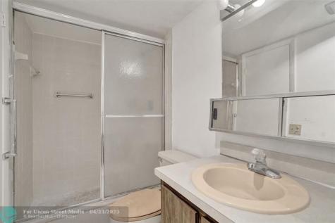 131 SE 3rd Avenue Dania Beach FL 33004